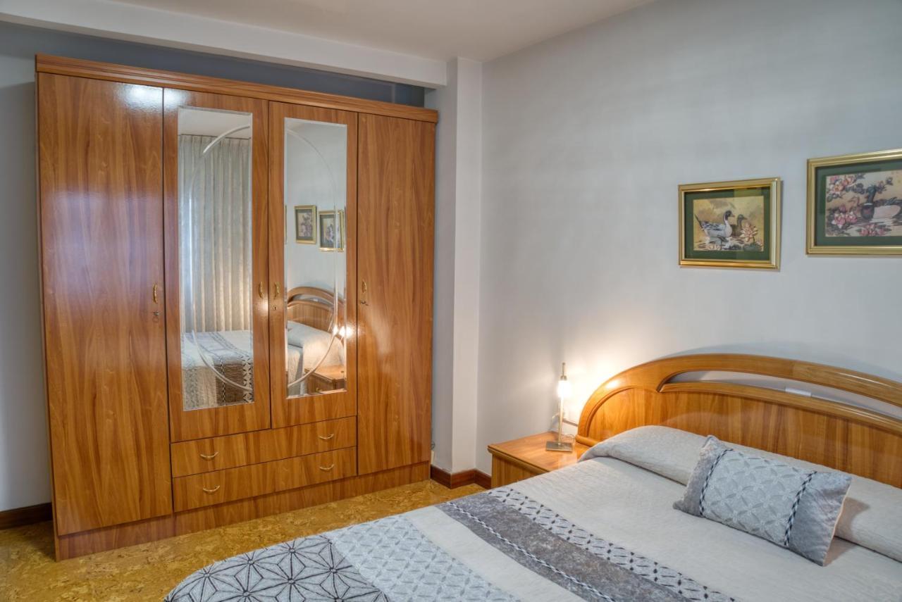 Apartamento Muy Amplio, Con Wifi Y A 12 Minutos Del Centro Gijón Eksteriør bilde
