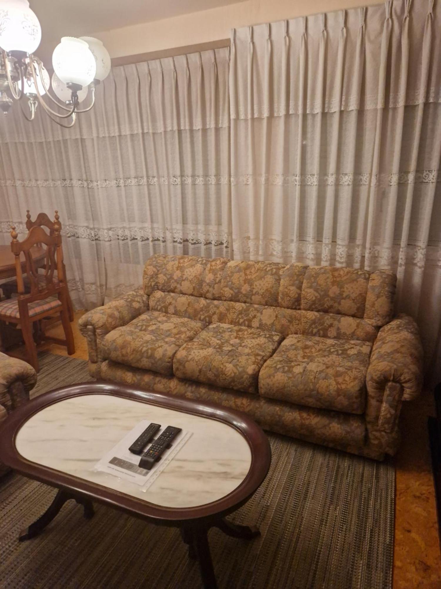 Apartamento Muy Amplio, Con Wifi Y A 12 Minutos Del Centro Gijón Eksteriør bilde